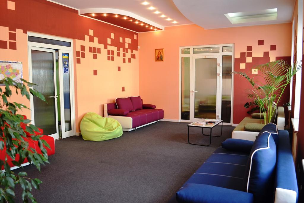 Wanted Hostel Lviv Exterior photo