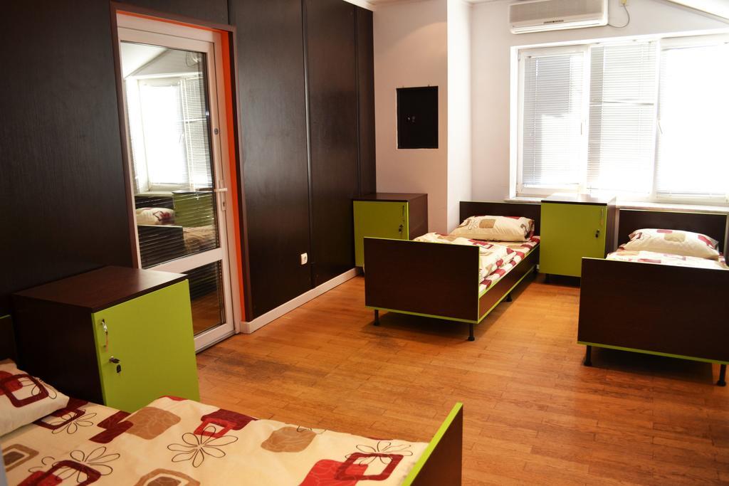 Wanted Hostel Lviv Exterior photo